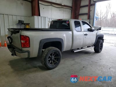 Trzecie zdjęcie samochodu z tyłu: 2011 CHEVROLET SILVERADO K1500 LTZ VIN:1GCRKTE23BZ178500 - miniatura