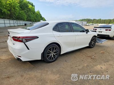 Trzecie zdjęcie samochodu z tyłu: 2024 TOYOTA CAMRY SE VIN:4T1G11AK3RU200003 - miniatura
