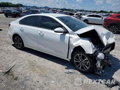 Czwarte zdjęcie samochodu z boku: 2023 KIA FORTE LXS VIN:3KPF24AD0PE585709 - miniatura