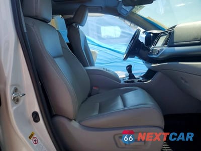 Zdjęcie 7 z 13 samochodu: 2018 TOYOTA HIGHLANDER XLE VIN:5TDJZRFH2JS541951 - miniatura
