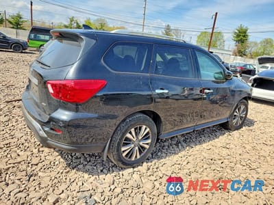Trzecie zdjęcie samochodu z tyłu: 2019 NISSAN PATHFINDER S VIN:5N1DR2MM5KC638984 - miniatura