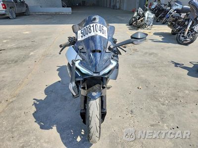 Drugie zdjęcie samochodu z przodu: 2025 CF MOTO 675SS VIN:LCEPEVLP5S6007516 - miniatura