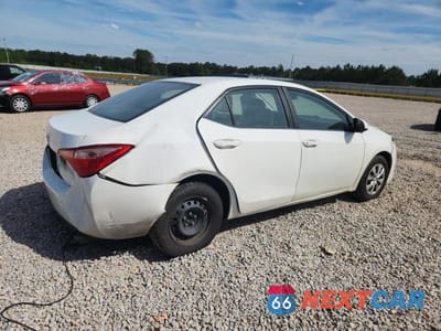 Trzecie zdjęcie samochodu z tyłu: 2019 TOYOTA COROLLA L VIN:5YFBURHEXKP941711 - miniatura