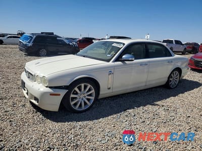 2008 JAGUAR XJ VANDEN PLAS SAJWA82B98SH26786 - główne zdjęcie licytacji z USA - miniatura