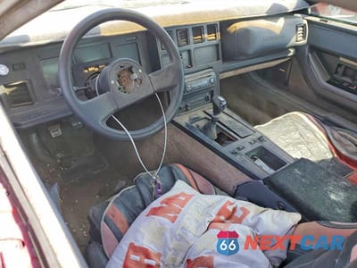 Zdjęcie 8 z 12 samochodu: 1984 CHEV CORVETTE VIN:1G1AY0788E5131933 - miniatura