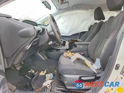 Zdjęcie 7 z 12 samochodu: 2016 TOYOTA PRIUS TWO VIN:JTDKBRFU6G3014866 - miniatura