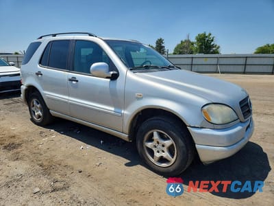 Czwarte zdjęcie samochodu z boku: 1998 MERCEDES-BENZ ML 320 VIN:4JGAB54E8WA029701 - miniatura