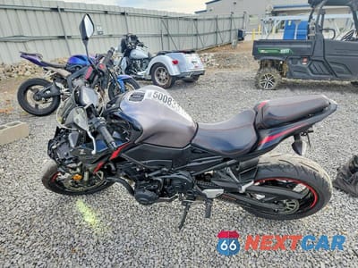 Trzecie zdjęcie samochodu z tyłu: 2023 KAWASAKI ZR900 F VIN:ML5ZRDF11PDA59482 - miniatura
