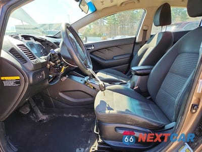 Zdjęcie 7 z 12 samochodu: 2014 KIA FORTE LX VIN:KNAFX4A65E5223626 - miniatura