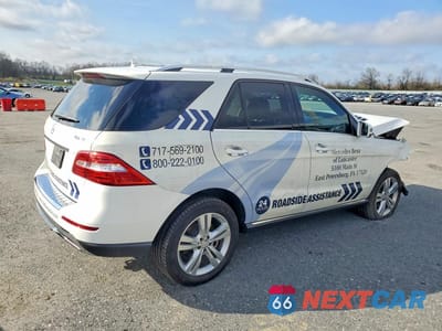 Trzecie zdjęcie samochodu z tyłu: 2015 MERCEDES-BENZ ML 350 4MATIC VIN:4JGDA5HBXFA585007 - miniatura