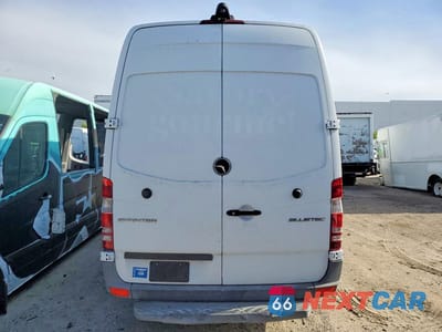 Zdjęcie 6 z 13 samochodu: 2016 MERCEDES-BENZ SPRINTER 2500 VIN:WD3PE8CD4GP330085 - miniatura