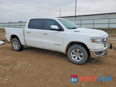 Czwarte zdjęcie samochodu z boku: 2022 RAM 1500 LARAMIE VIN:1C6SRFJT3NN285157 - miniatura