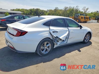Trzecie zdjęcie samochodu z tyłu: 2020 HYUNDAI SONATA SE VIN:5NPEG4JA0LH061579 - miniatura