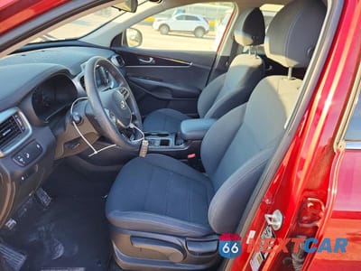 Zdjęcie 7 z 12 samochodu: 2019 KIA SORENTO LX VIN:5XYPGDA38KG506019 - miniatura