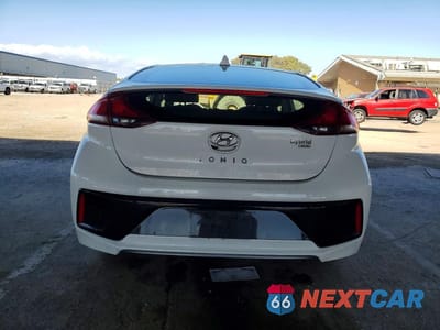 Zdjęcie 6 z 12 samochodu: 2017 HYUNDAI IONIQ BLUE VIN:KMHC65LC7HU057195 - miniatura