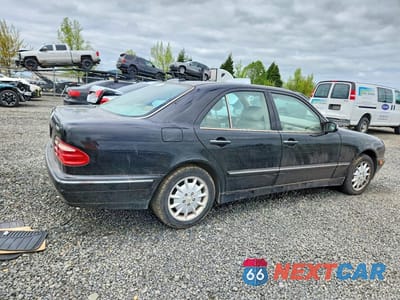 Trzecie zdjęcie samochodu z tyłu: 2000 MERCEDES-BENZ E 320 4MATIC VIN:WDBJF82J3YX039044 - miniatura