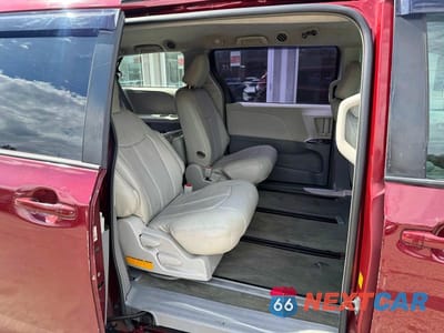 Zdjęcie 6 z 11 samochodu: 2012 TOYOTA SIENNA BASE 7-PASSENGER VIN:5TDZK3DC2CS206784 - miniatura