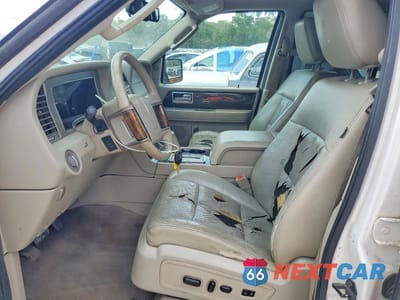 Zdjęcie 7 z 13 samochodu: 2010 LINCOLN NAVIGATOR VIN:5LMJJ2J5XAEJ07481 - miniatura