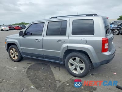 Drugie zdjęcie samochodu z przodu: 2016 JEEP PATRIOT LATITUDE VIN:1C4NJPFA7GD633206 - miniatura