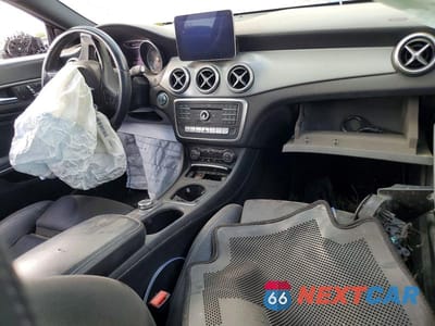 Zdjęcie 8 z 12 samochodu: 2019 MERCEDES-BENZ CLA 250 VIN:WDDSJ4EB2KN736490 - miniatura