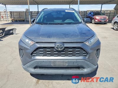 Piąte zdjęcie samochodu w środku: 2021 TOYOTA RAV4 LE VIN:2T3H1RFV4MC118000 - miniatura