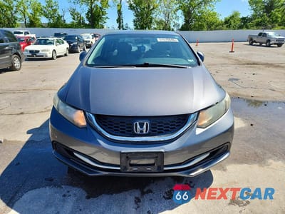 Piąte zdjęcie samochodu w środku: 2013 HONDA CIVIC LX VIN:19XFB2F51DE020614 - miniatura