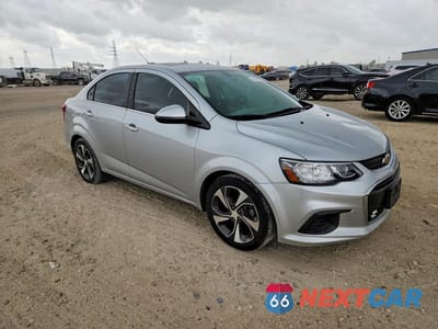 Czwarte zdjęcie samochodu z boku: 2020 CHEVROLET SONIC PREMIER VIN:1G1JF5SB9L4114146 - miniatura