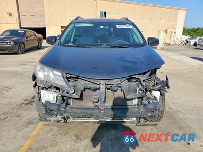 Piąte zdjęcie samochodu w środku: 2015 TOYOTA RAV4 VIN:JTMZFREV7FD076069 - miniatura