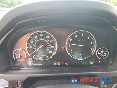 Zdjęcie 9 z 12 samochodu: 2018 BMW X5 XDR40E VIN:5UXKT0C59J0V98063 - miniatura