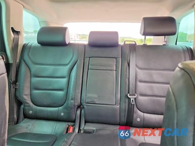 Zdjęcie 10 z 14 samochodu: 2011 VOLKSWAGEN TOUAREG V6 VIN:WVGFF9BP6BD000664 - miniatura