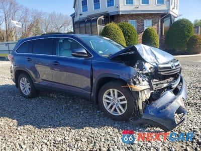 Czwarte zdjęcie samochodu z boku: 2015 TOYOTA HIGHLANDER LE VIN:5TDBKRFH9FS147718 - miniatura