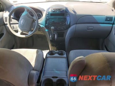 Zdjęcie 8 z 14 samochodu: 2004 TOYOTA SIENNA VIN:5TDZA23C24S139913 - miniatura