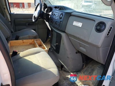 Zdjęcie 8 z 12 samochodu: 2015 FORD ECONOLINE E450 SUPER DUTY CUTAWAY VAN VIN:1FDXE4FS7FDA12496 - miniatura