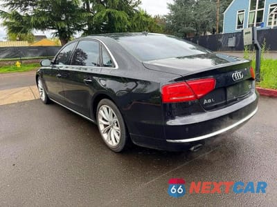 Trzecie zdjęcie samochodu z tyłu: 2011 AUDI A8 L QUATTRO VIN:WAURVAFD2BN024120 - miniatura