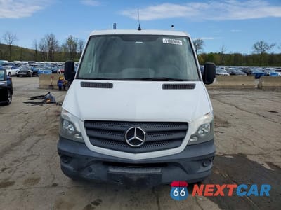 Piąte zdjęcie samochodu w środku: 2017 MERCEDES BENZ SPRINTER 2500 DELIVERY VAN VIN:WD3PE7CD7HP511399 - miniatura