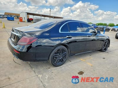 Trzecie zdjęcie samochodu z tyłu: 2018 MERCEDES-BENZ E 300 4MATIC VIN:WDDZF4KBXJA386066 - miniatura