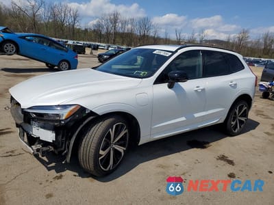 2022 VOLVO XC60 T8 RECHARGE R-DESIGN YV4H60DM9N1042065 - główne zdjęcie licytacji z USA - miniatura