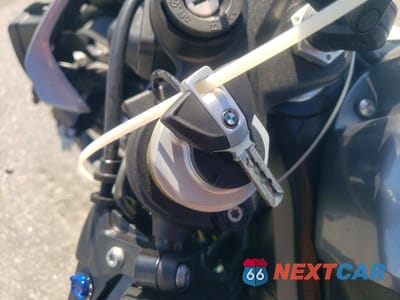 Zdjęcie 8 z 9 samochodu: 2025 BMW S 1000 RR VIN:WB10P2300S6L38790 - miniatura