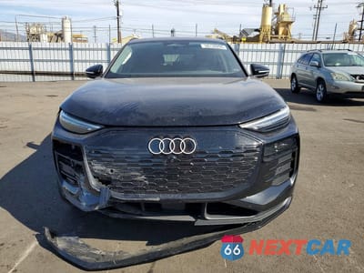 Piąte zdjęcie samochodu w środku: 2025 AUDI Q6 E-TRON PREMIUM PLUS VIN:WA124BGF2SA058217 - miniatura