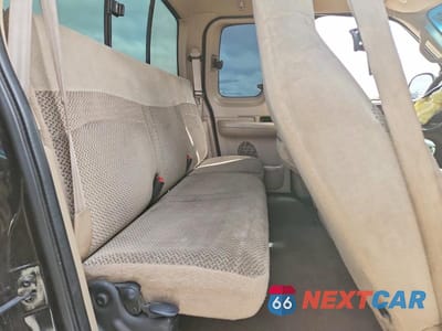 Zdjęcie 10 z 13 samochodu: 2000 FORD F150 VIN:1FTRX18L5YKA03421 - miniatura