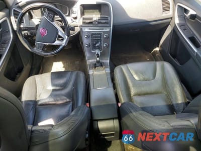 Zdjęcie 8 z 12 samochodu: 2014 VOLVO XC60 T6 VIN:YV4902DZ2E2533200 - miniatura