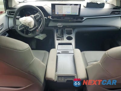 Zdjęcie 8 z 12 samochodu: 2026 TOYOTA SIENNA XLE 8-PASSENGER VIN:5TDYRKEC1TS296297 - miniatura