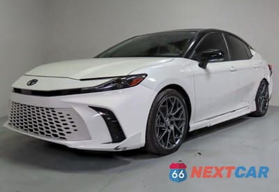Drugie zdjęcie samochodu z przodu: 2025 TOYOTA CAMRY XSE VIN:4T1DBADK9SU006898 - miniatura