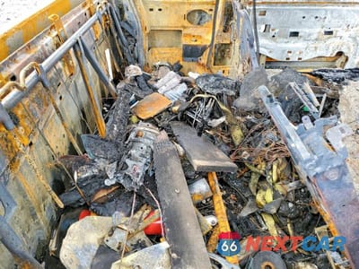 Zdjęcie 10 z 11 samochodu: 2004 CHEVROLET SILVERADO K2500 HEAVY DUTY VIN:1GCHK29UX4E350310 - miniatura