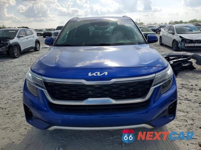 Piąte zdjęcie samochodu w środku: 2023 KIA SELTOS EX VIN:KNDERCAA4P7386153 - miniatura