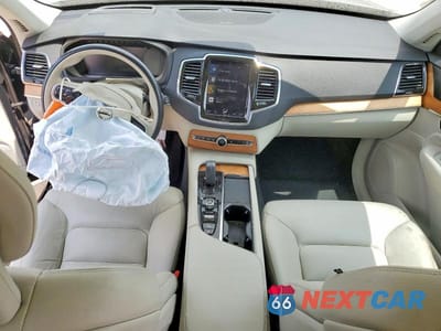 Zdjęcie 8 z 13 samochodu: 2021 VOLVO XC90 T8 RECHARGE MOMENTUM VIN:YV4BR00KXM1675707 - miniatura