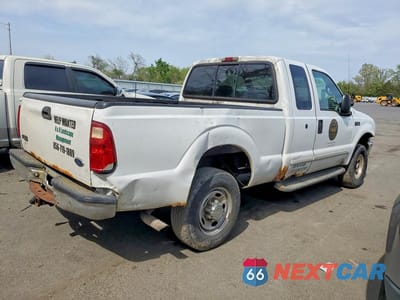 Trzecie zdjęcie samochodu z tyłu: 2001 FORD F250 SUPER DUTY VIN:1FTNX21L81EC98453 - miniatura