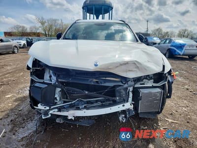 Piąte zdjęcie samochodu w środku: 2022 MASERATI LEVANTE BASE VIN:ZN661XUA9NX383534 - miniatura