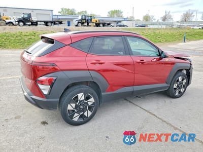 Trzecie zdjęcie samochodu z tyłu: 2024 HYUNDAI KONA SEL VIN:KM8HBCABXRU165277 - miniatura