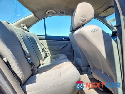 Zdjęcie 10 z 12 samochodu: 2004 VOLKSWAGEN JETTA GL TDI VIN:3VWRR69M34M111244 - miniatura